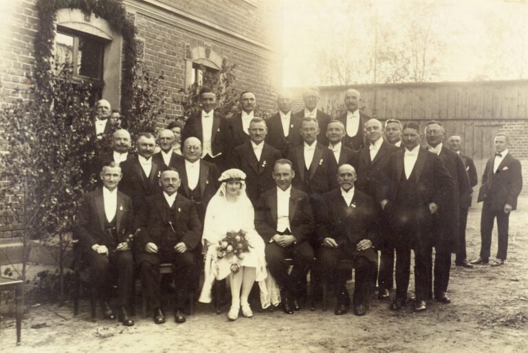 Melodia bei der Hochzeit von Willy und Lucie Illmann, geborene Schwonke, in Groß Peterwitz, 1927