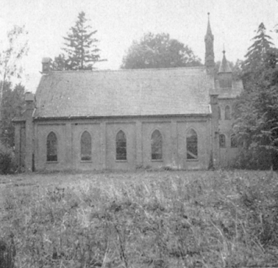 Die Kirche aus seitlicher Ansicht, 1946