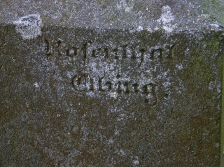 Detail einer Grabinschrift auf dem Friedhof in Thörichthof