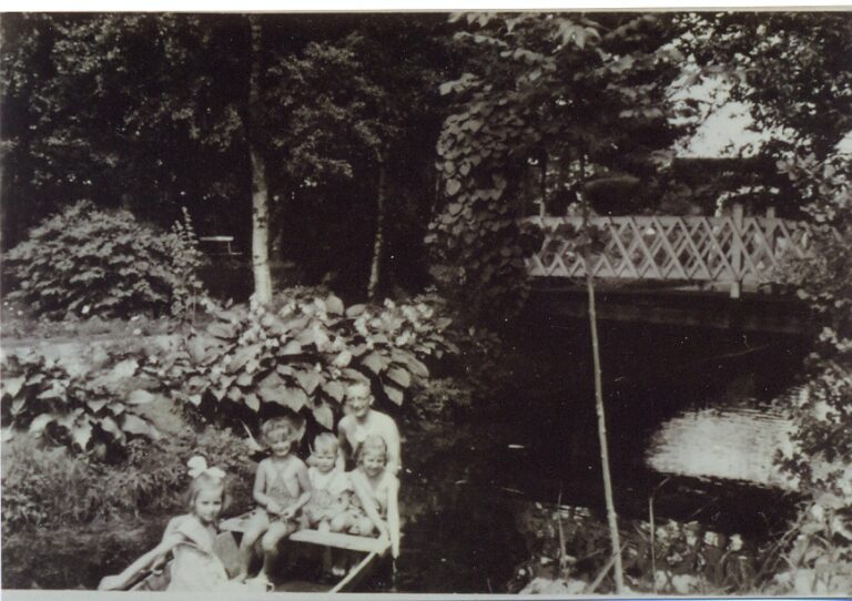 Im Garten der Familie Pauls am Wasser
