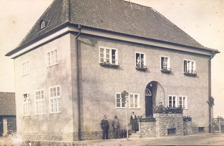 Die neue Schule in Pr. Rosengart – Vorderansicht